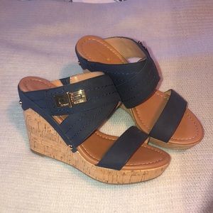 BRAND NEW Tommy Hilfiger Wedges